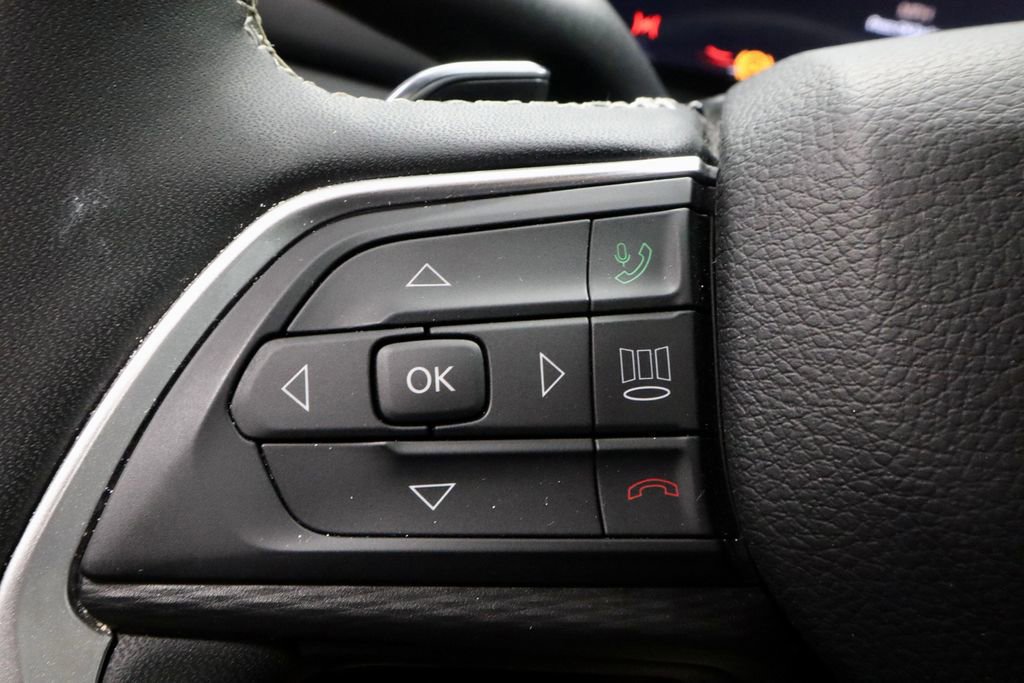 Used 2024 Jeep Grand Cherokee Altitude image 27