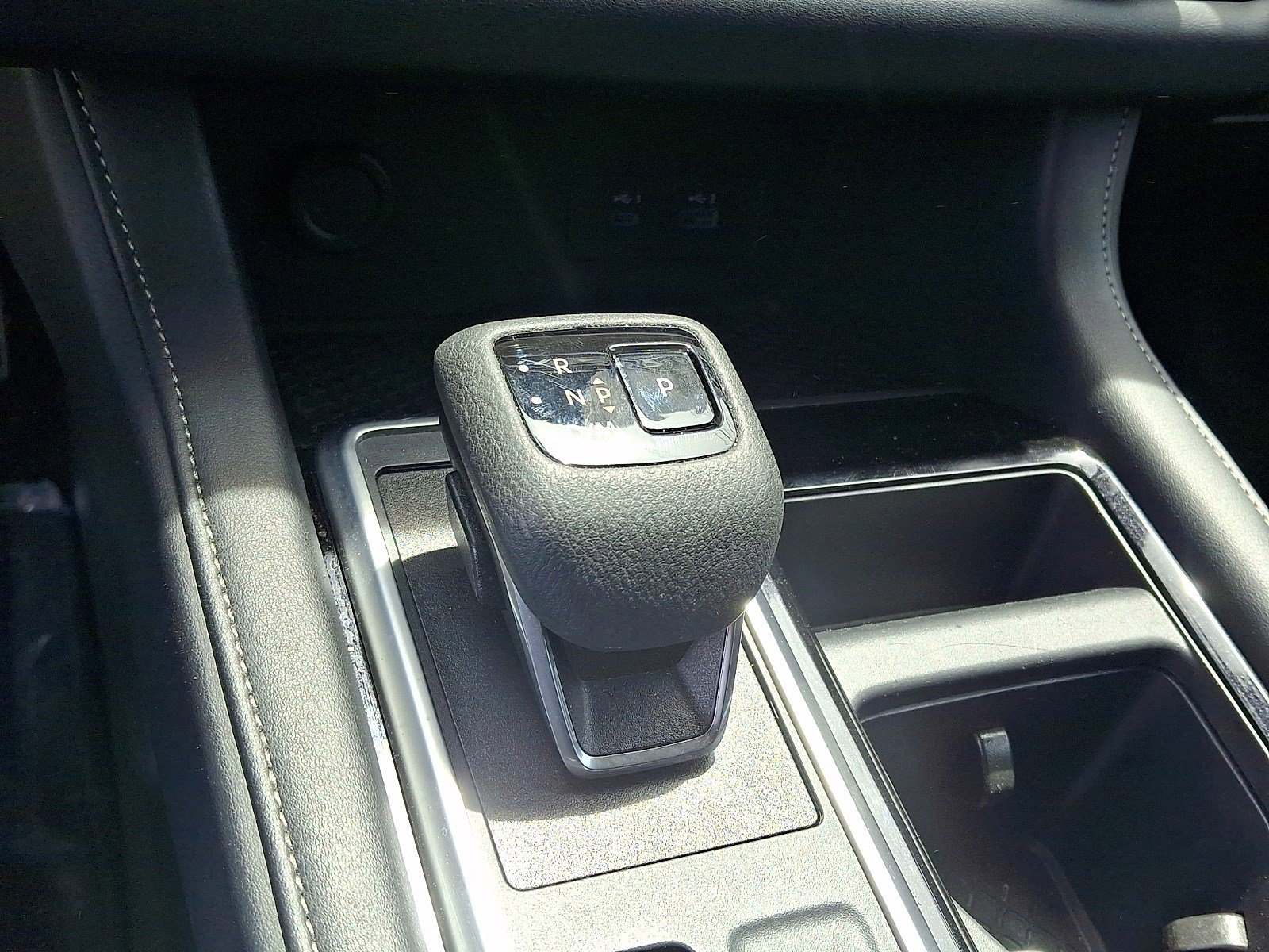 Used 2025 Nissan Pathfinder SV image 13