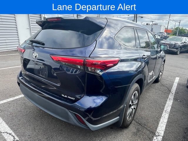 Used 2020 Toyota Highlander XLE AWD/4WD image 5