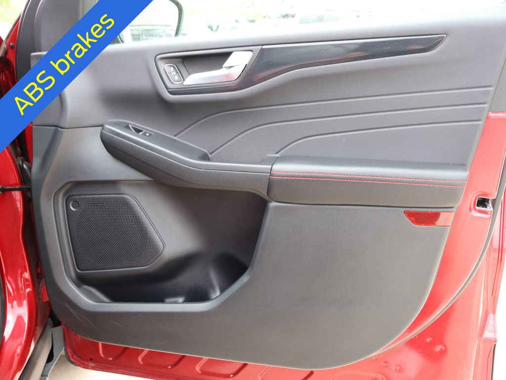 Certified 2025 Ford Escape ST-Line AWD/4WD image 9