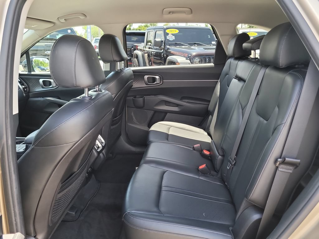 Used 2021 Kia Sorento S FWD image 10