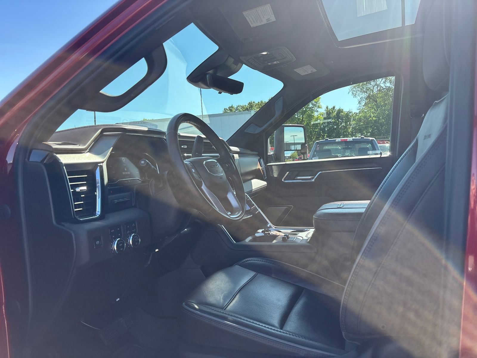 Used 2024 GMC Sierra 2500 Denali w/ Denali Reserve Package AWD/4WD image 11