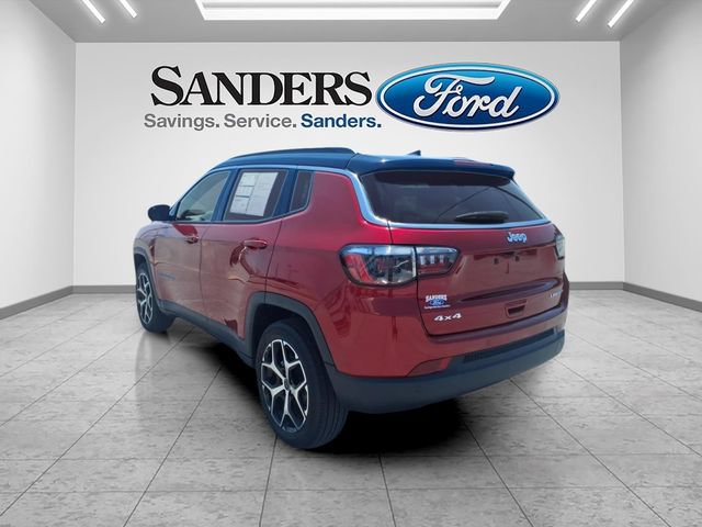 Used 2025 Jeep Compass Limited AWD/4WD image 4