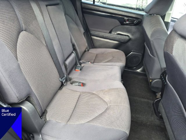 Used 2024 Toyota Highlander LE FWD image 36