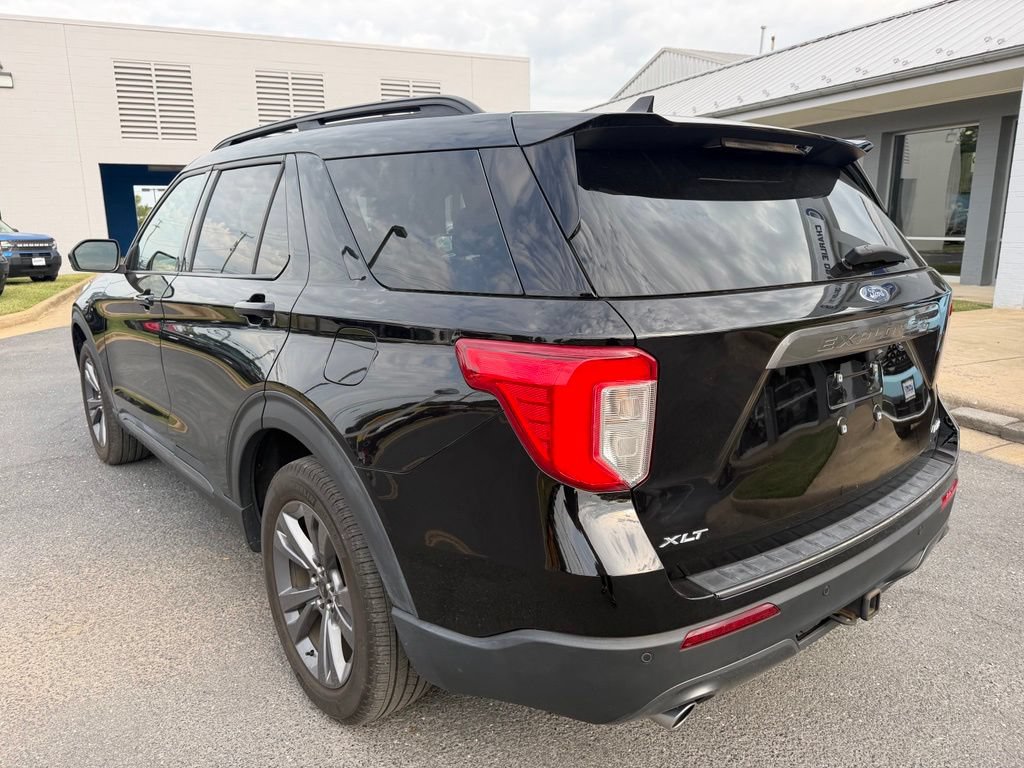 Certified 2023 Ford Explorer XLT w/ Equipment Group 202A AWD/4WD image 3