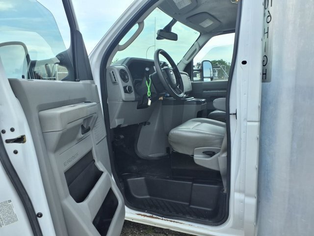 Certified 2022 Ford E-350 and Econoline 350 Super Duty RWD image 19
