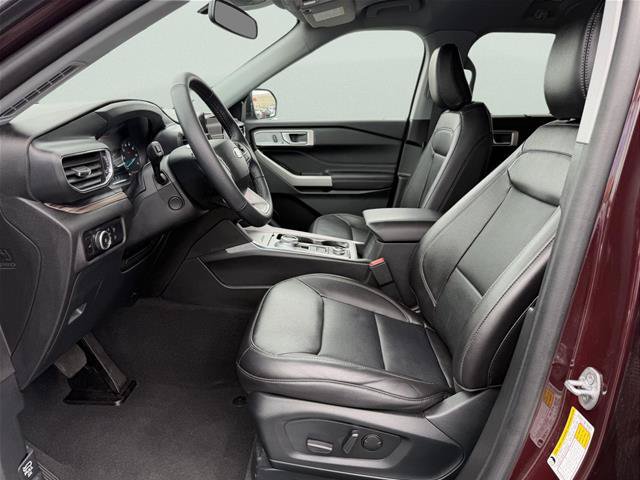 Certified 2023 Ford Explorer Limited w/ Equipment Group 301A AWD/4WD image 10