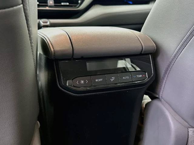 Used 2021 Toyota Highlander Limited FWD image 13