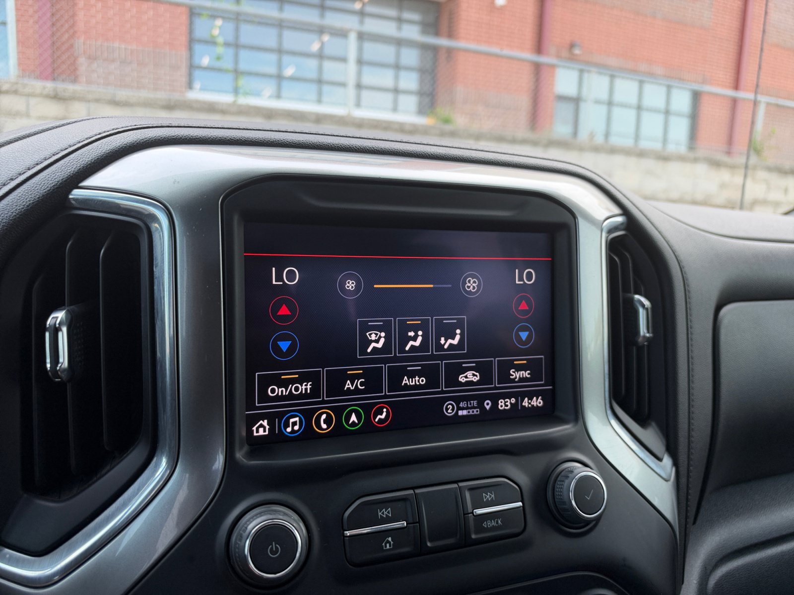 Used 2022 Chevrolet Silverado 1500 LTZ AWD/4WD image 26