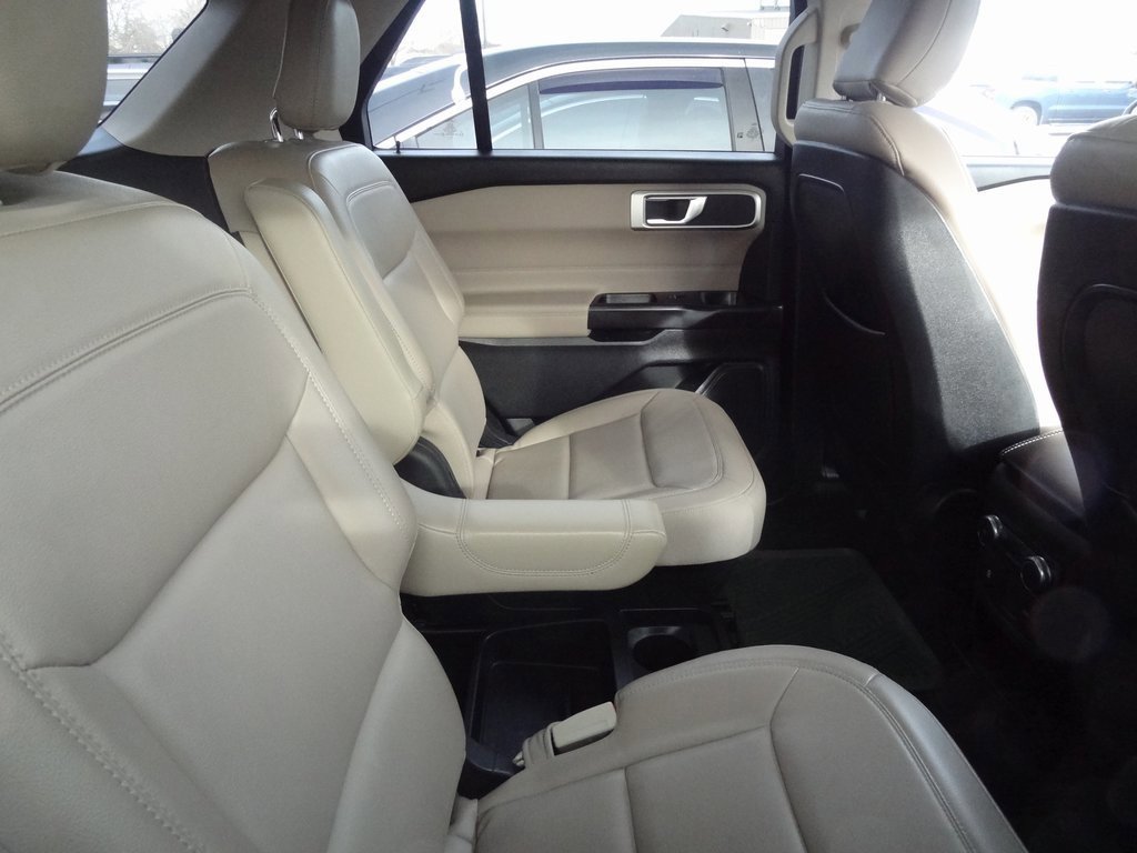 Certified 2020 Ford Explorer XLT w/ Equipment Group 202A image 9