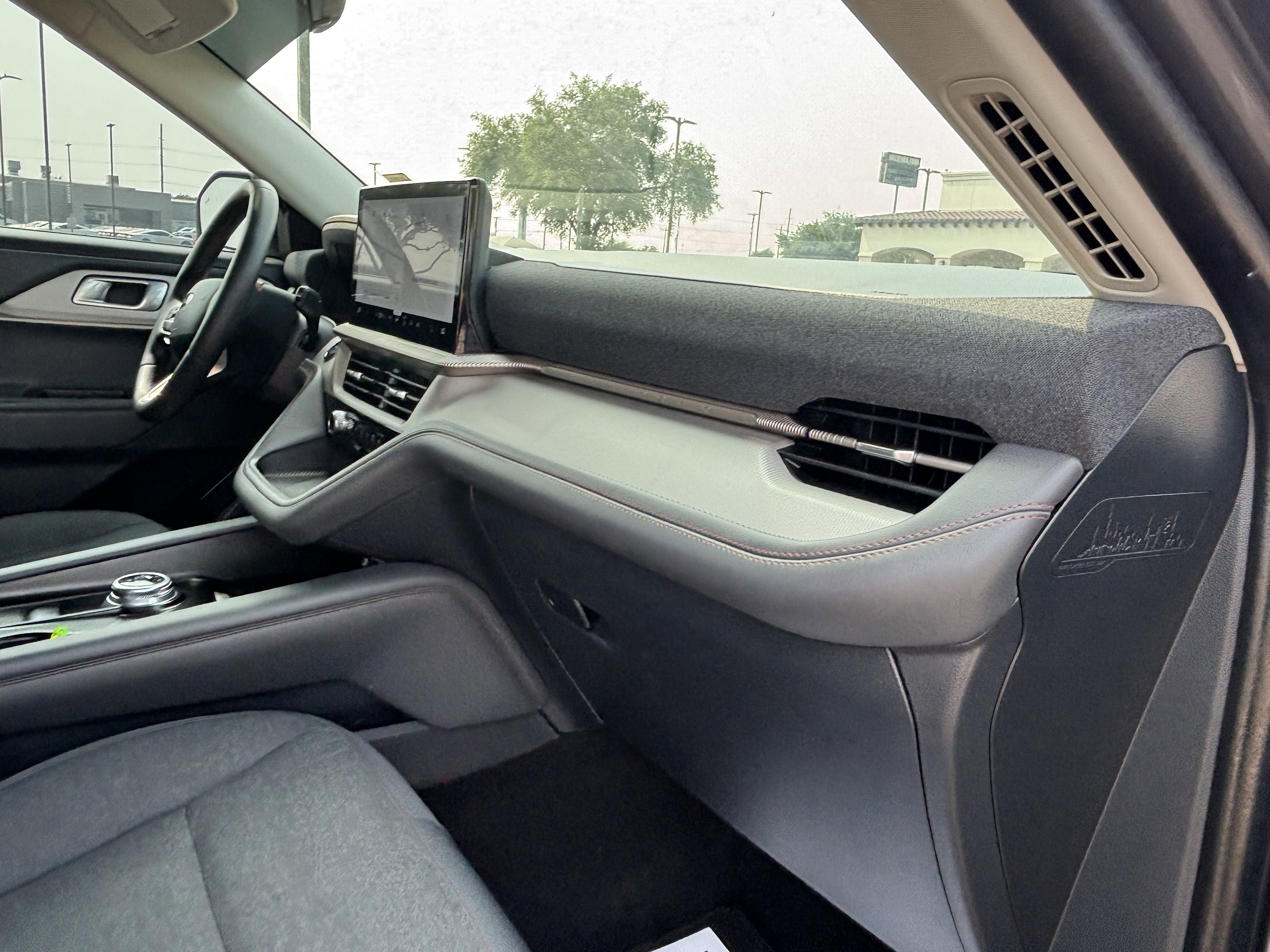 Certified 2025 Ford Explorer Active RWD image 27