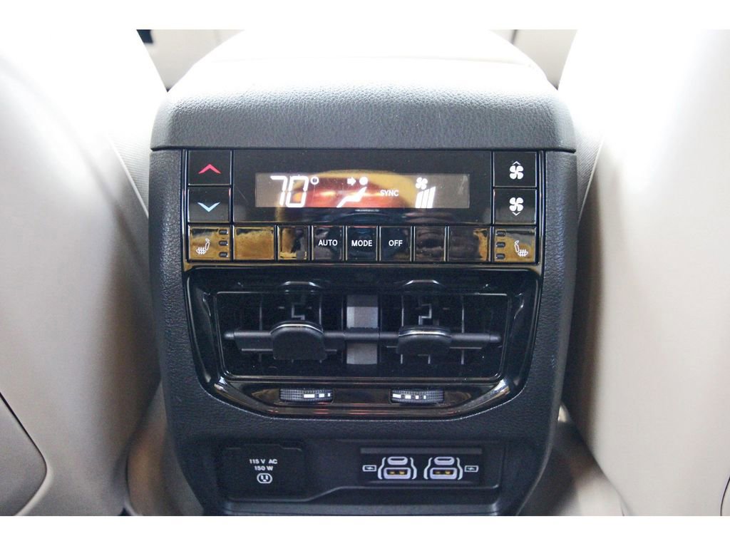 Used 2022 Jeep Grand Cherokee L Limited image 15