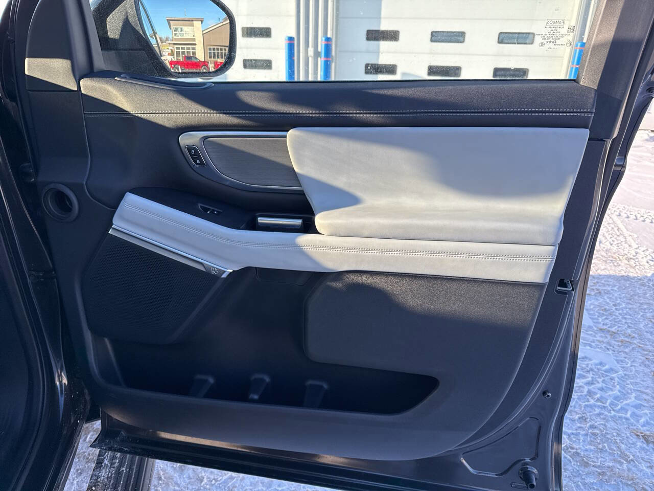 Certified 2025 Ford Expedition Max Platinum image 16