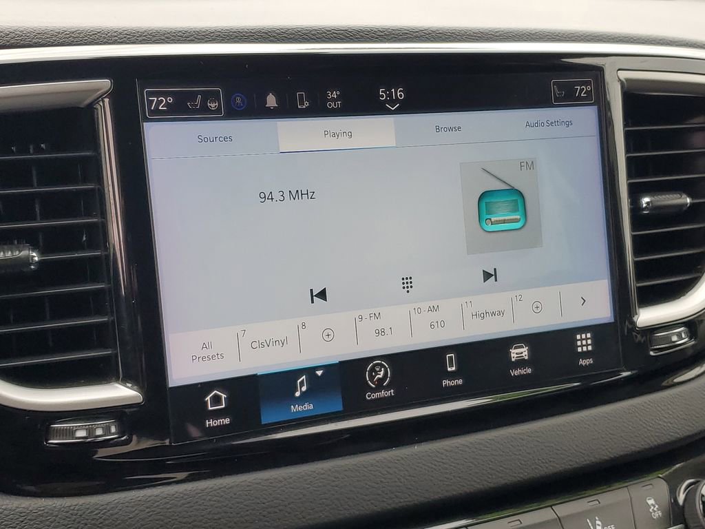 Used 2023 Chrysler Pacifica Touring-L image 19