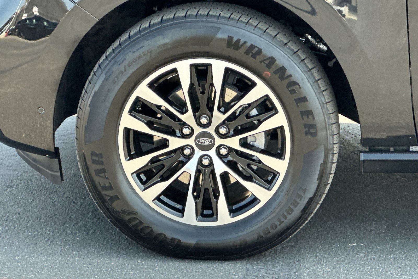 Certified 2025 Ford Expedition Platinum AWD/4WD image 27