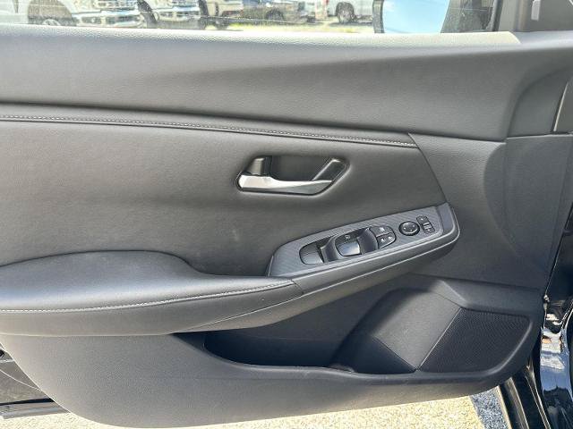 Used 2025 Nissan Sentra SV FWD image 11