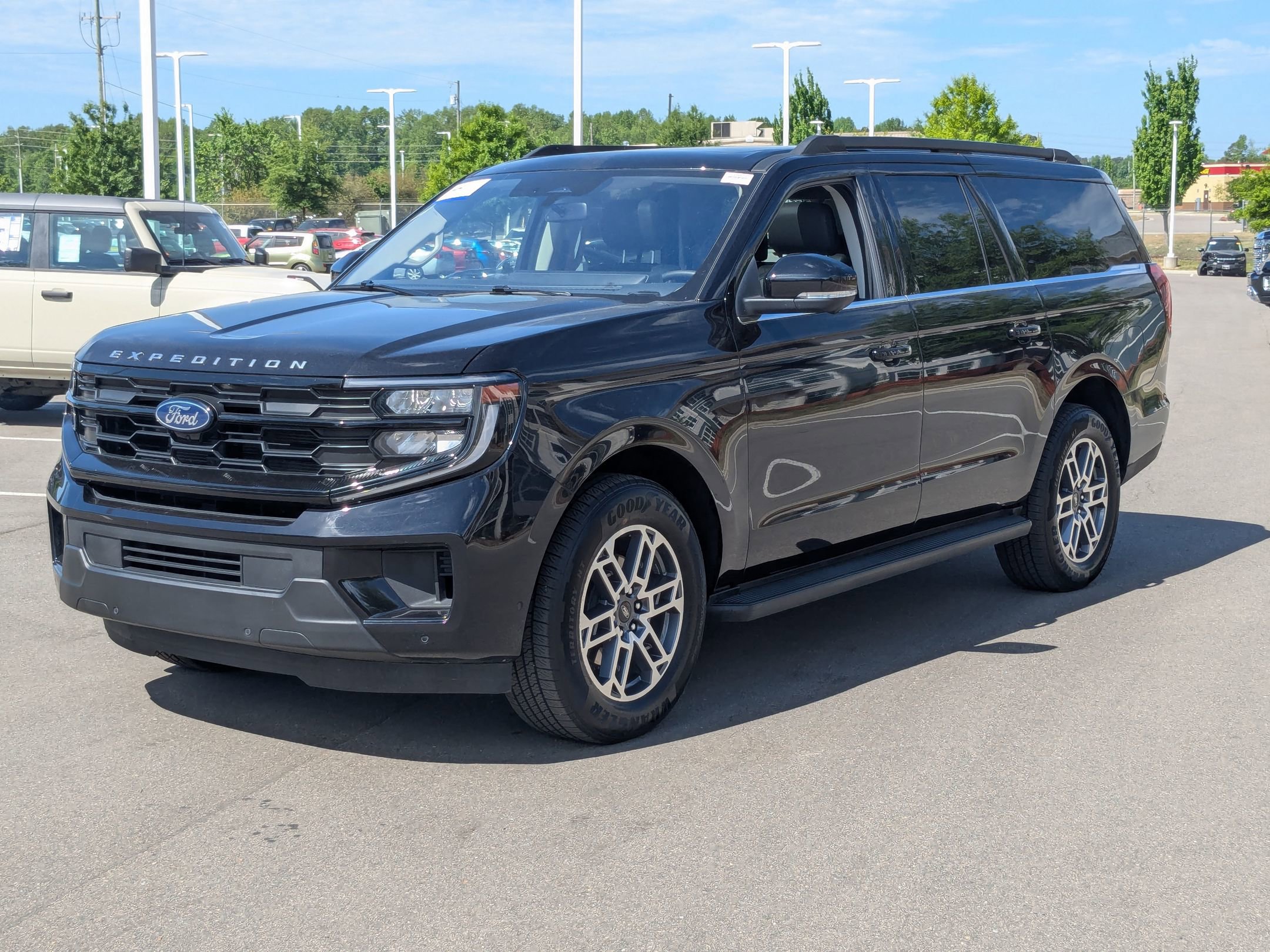 Certified 2025 Ford Expedition Max Active RWD image 8