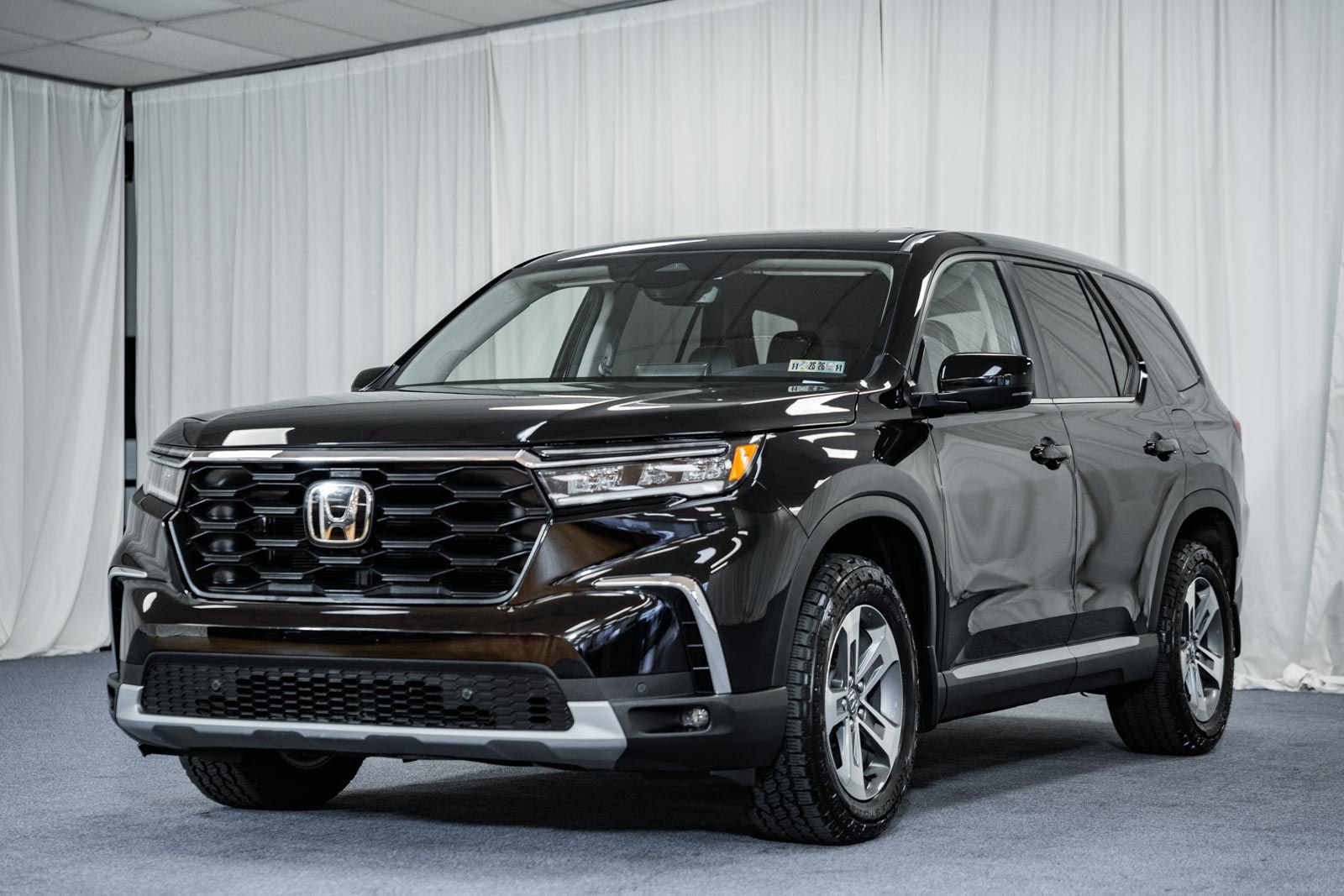 Used 2024 Honda Pilot EX-L image 3