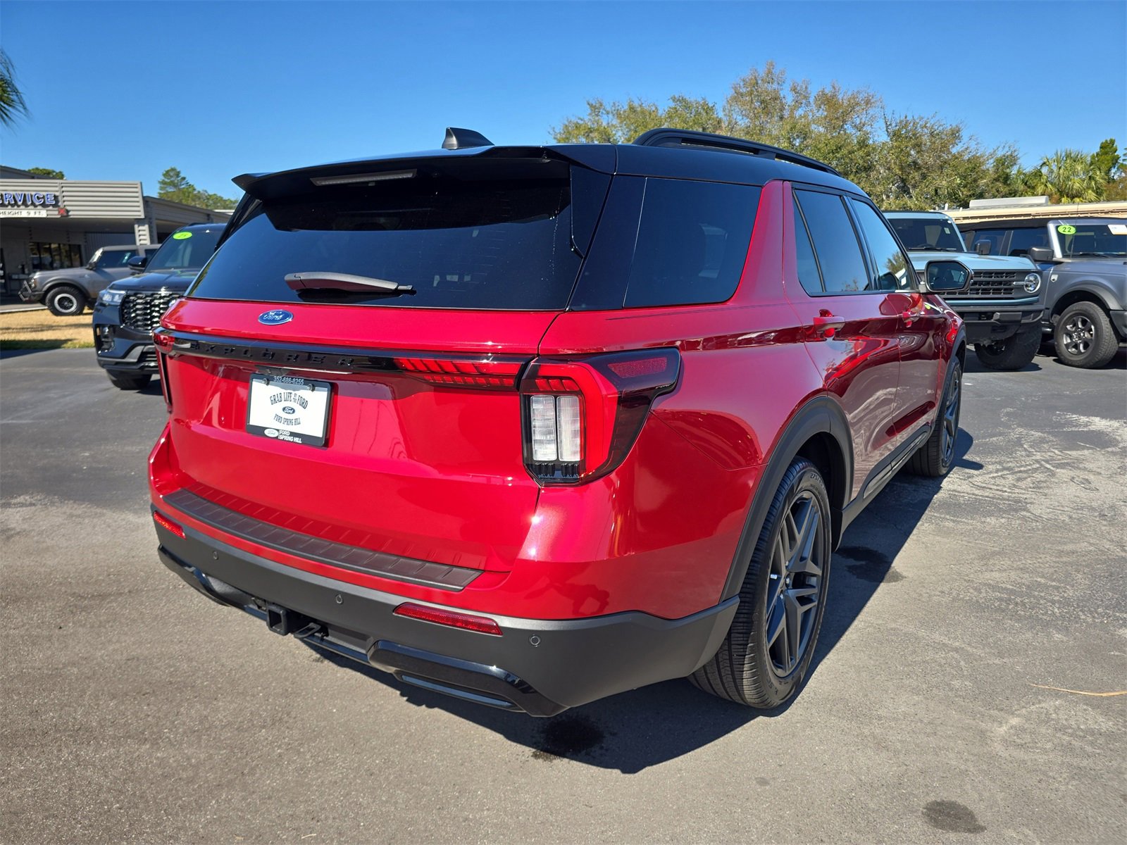 Certified 2025 Ford Explorer ST-Line w/ Premium Package image 4