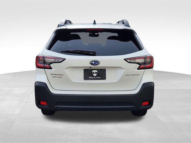 Used 2023 Subaru Outback Premium image 4