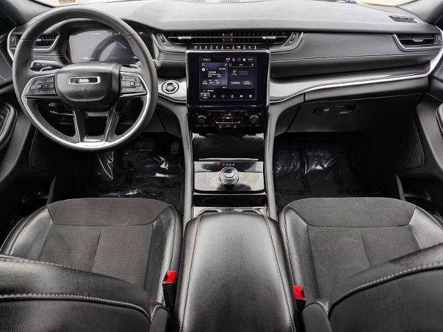 Used 2023 Jeep Grand Cherokee Altitude image 25