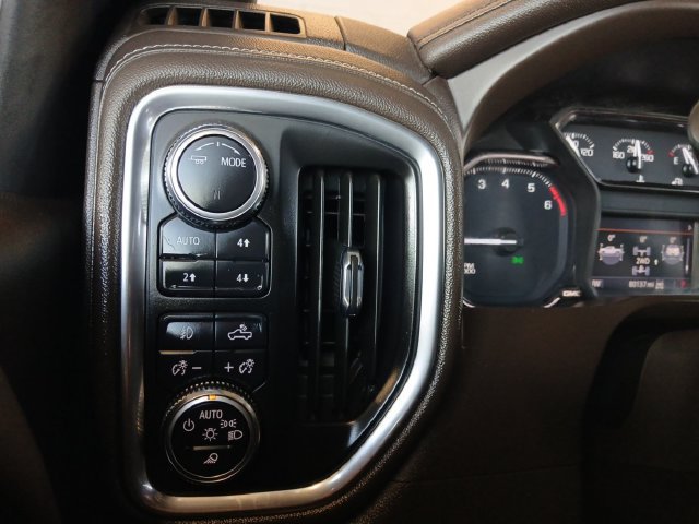 Used 2022 GMC Sierra 1500 SLT AWD/4WD image 26