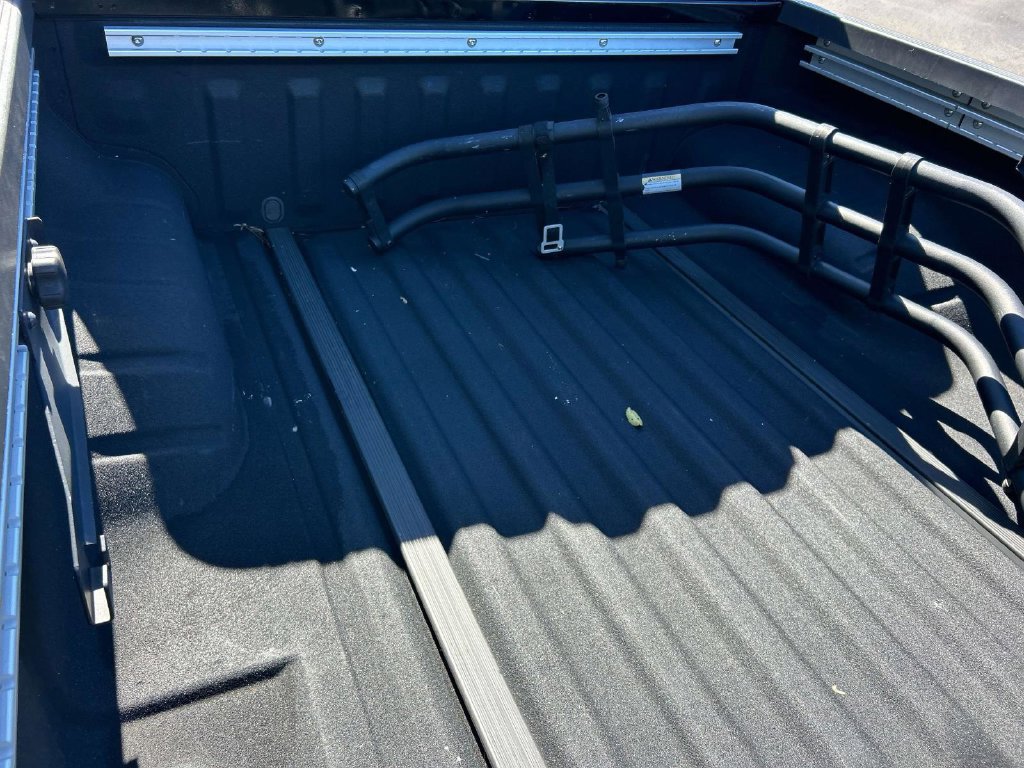 Used 2020 Nissan Frontier SV w/ Midnight Edition Floor Mats RWD image 13