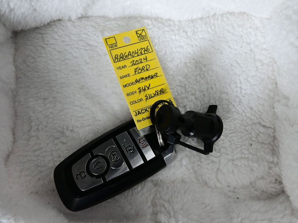 Certified 2024 Ford Explorer XLT w/ Equipment Group 202A image 22