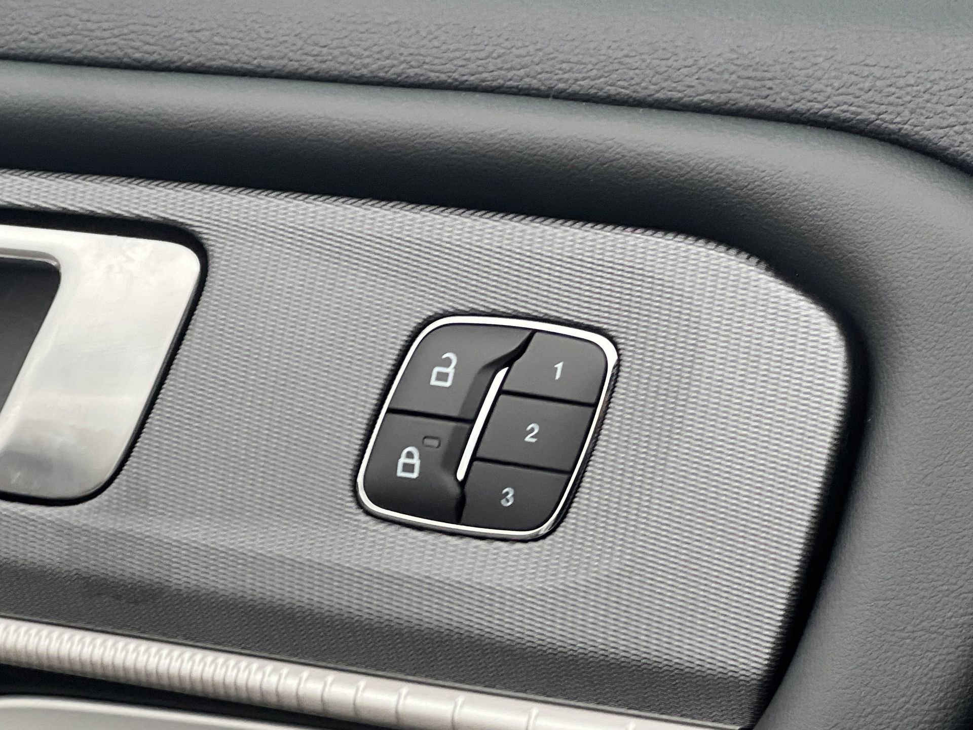 Certified 2025 Ford Explorer ST w/ Sun And Sound Package image 21