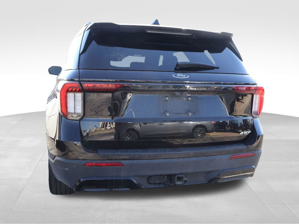 Certified 2025 Ford Explorer ST-Line w/ ST-Line Street Pack image 3