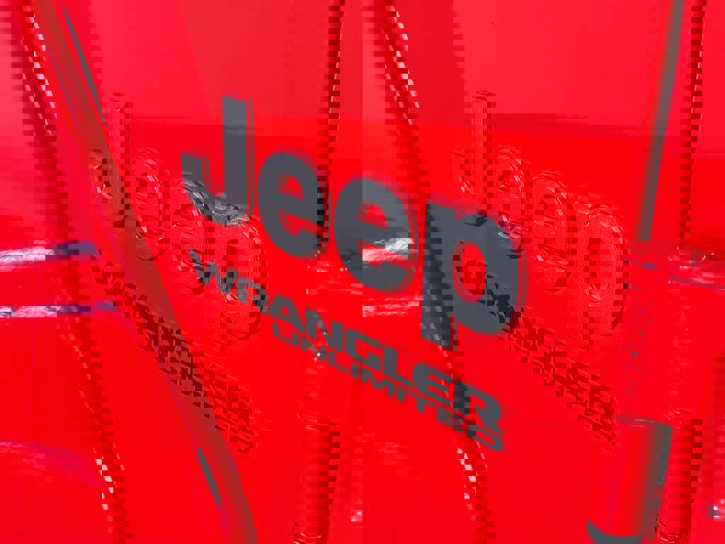Used 2022 Jeep Wrangler Unlimited Rubicon w/ Steel Bumper Group image 7