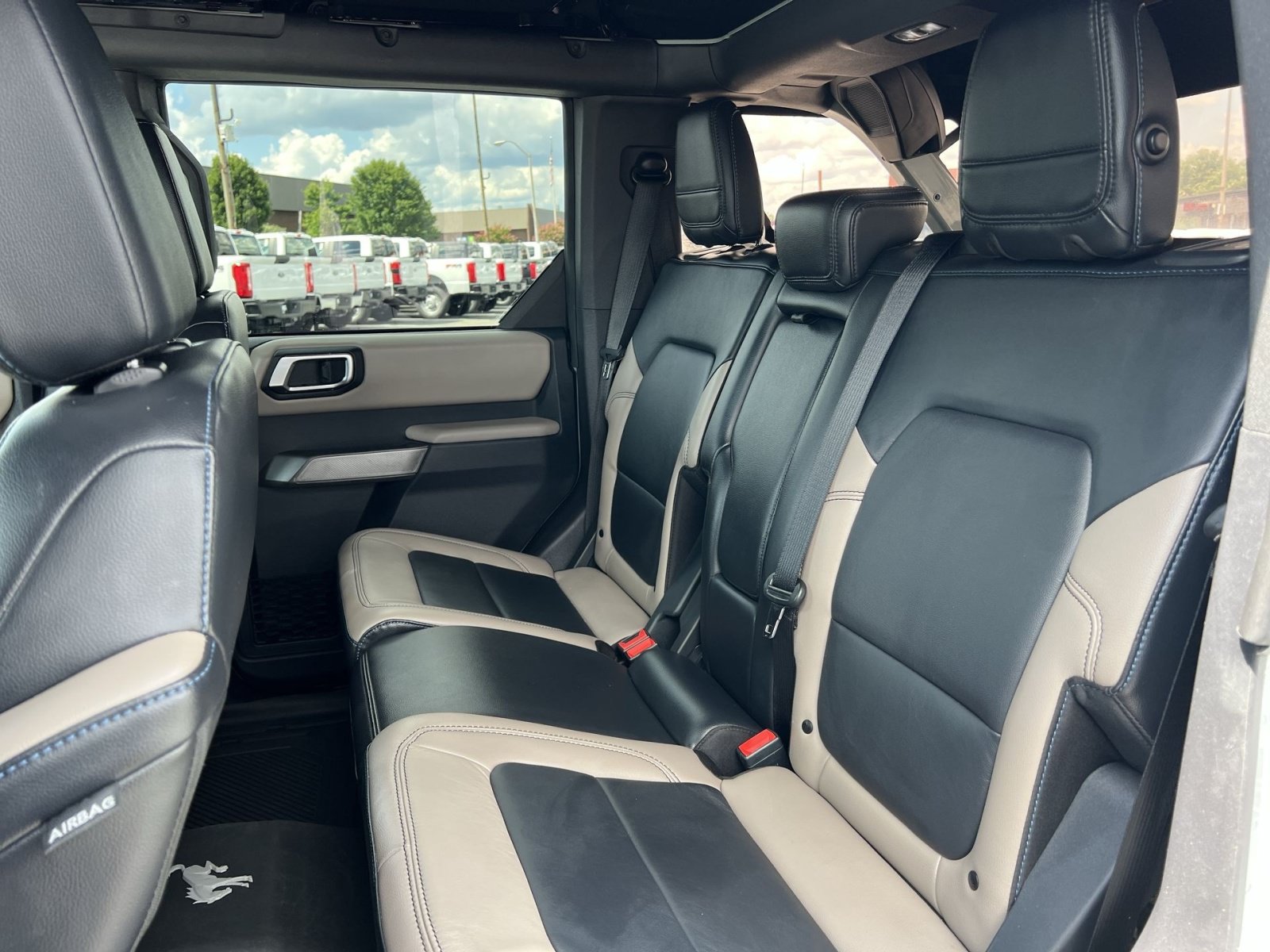 Certified 2022 Ford Bronco Wildtrak AWD/4WD image 32