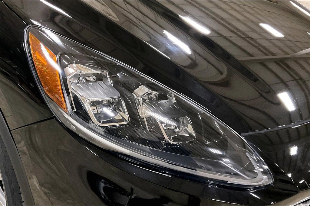 Certified 2021 Ford Escape Titanium w/ Titanium Elite Package image 27