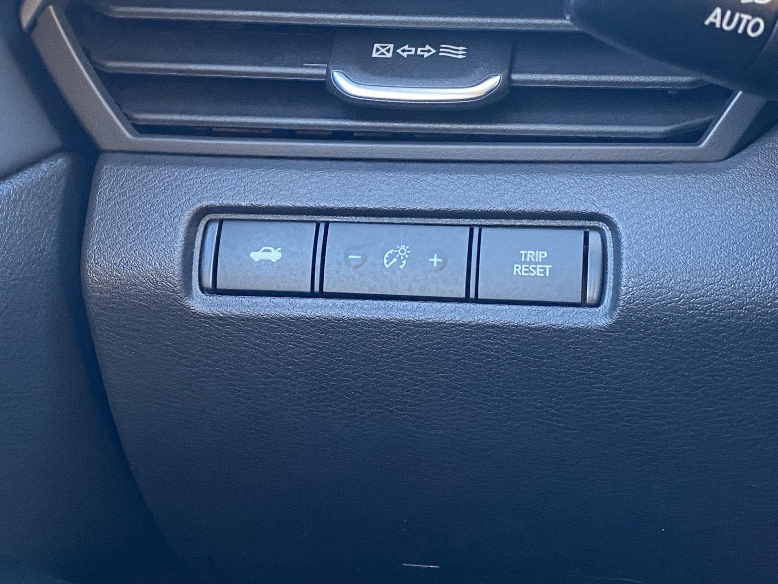 Used 2025 Nissan Altima 2.5 SV FWD image 20