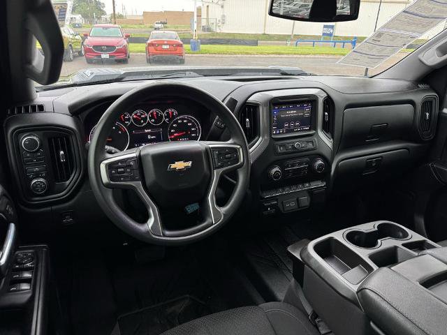 Used 2022 Chevrolet Silverado 2500 Custom w/ Custom Value Package image 15