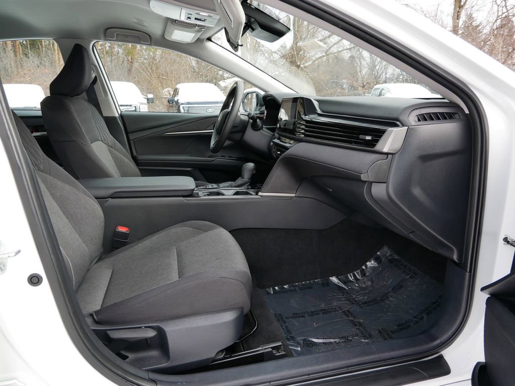 Used 2025 Toyota Camry LE FWD image 8