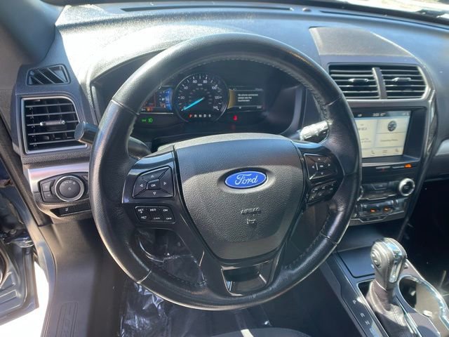 Certified 2018 Ford Explorer XLT w/ Equipment Group 201A AWD/4WD image 18