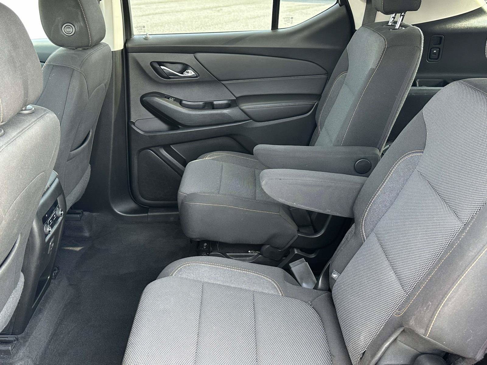 Used 2019 Chevrolet Traverse LT FWD image 12