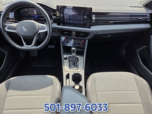 Used 2025 Volkswagen Jetta SE FWD image 12