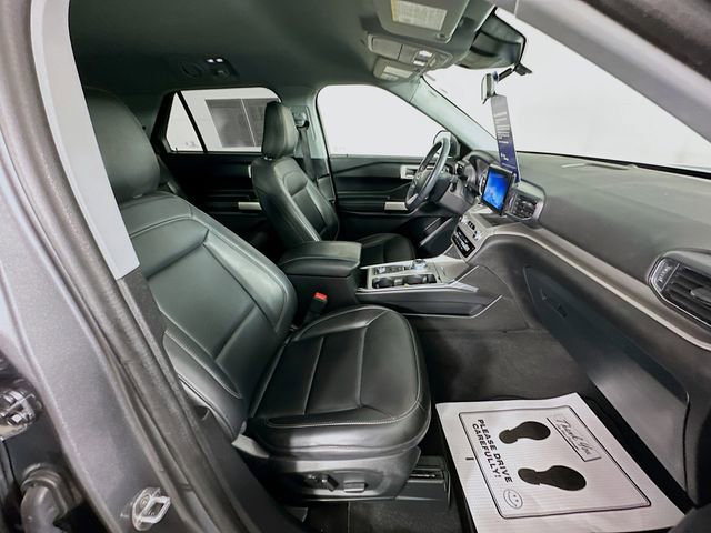 Certified 2022 Ford Explorer XLT w/ Equipment Group 202A image 34
