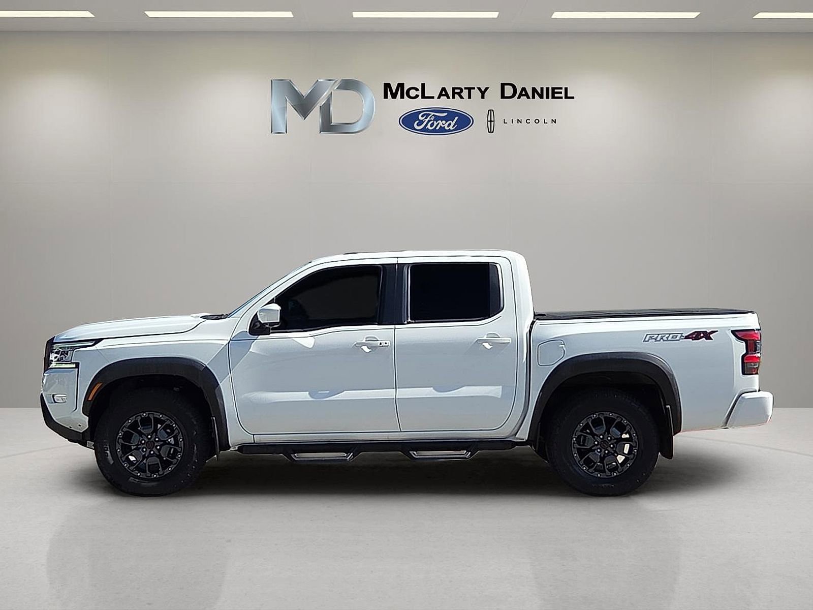Used 2024 Nissan Frontier PRO-4X w/ Pro Premium Package AWD/4WD image 3