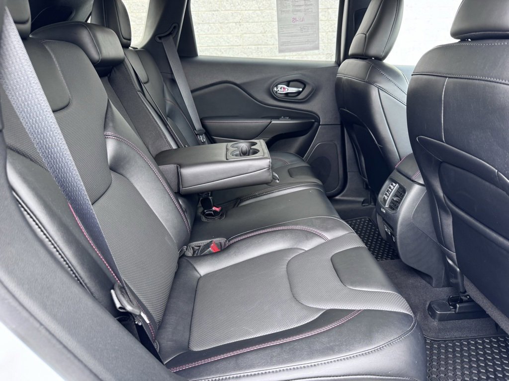 Used 2022 Jeep Cherokee Trailhawk w/ Sound & Nav Group image 19