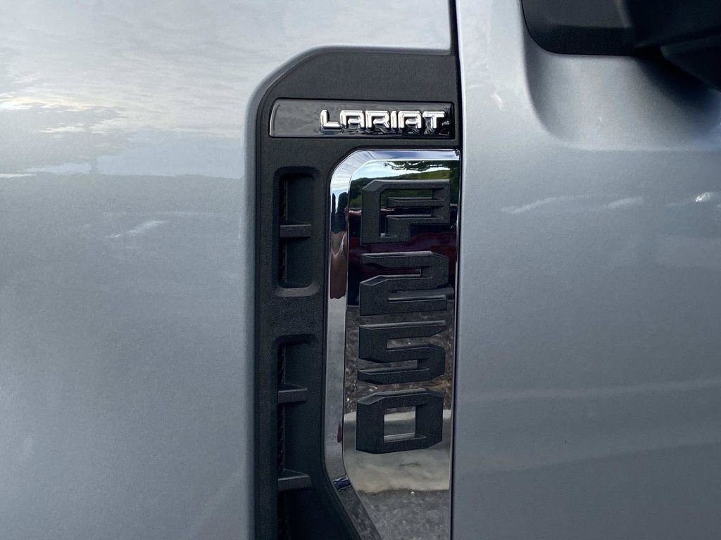 Certified 2024 Ford F250 Lariat w/ Lariat Ultimate Package AWD/4WD image 11
