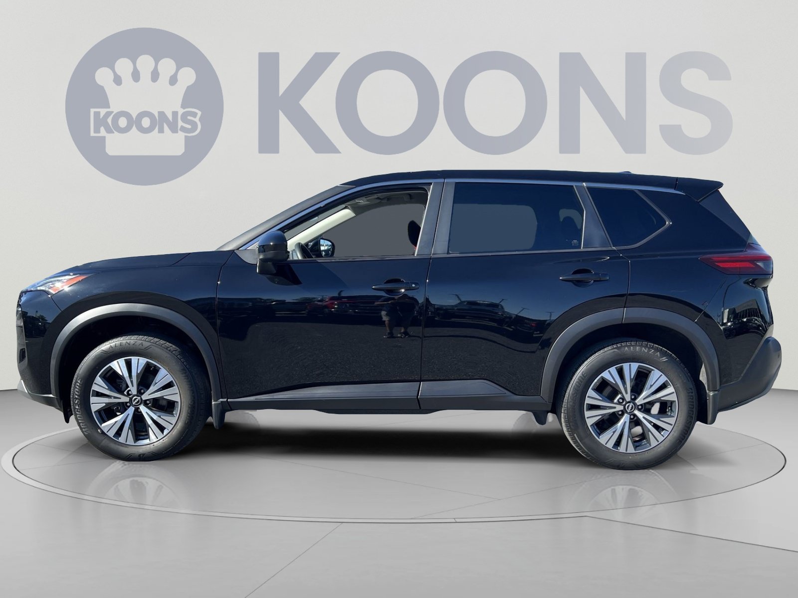 Used 2023 Nissan Rogue SV AWD/4WD image 2