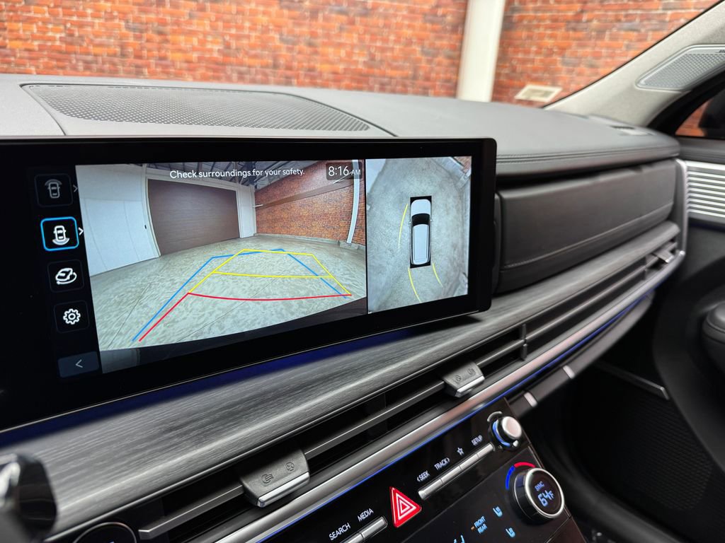 Used 2024 Hyundai Santa Fe Limited image 25