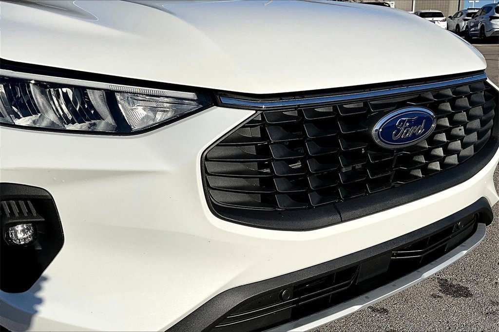 Certified 2023 Ford Escape SE image 28