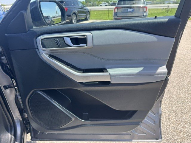 Certified 2023 Ford Explorer XLT w/ Equipment Group 202A AWD/4WD image 33