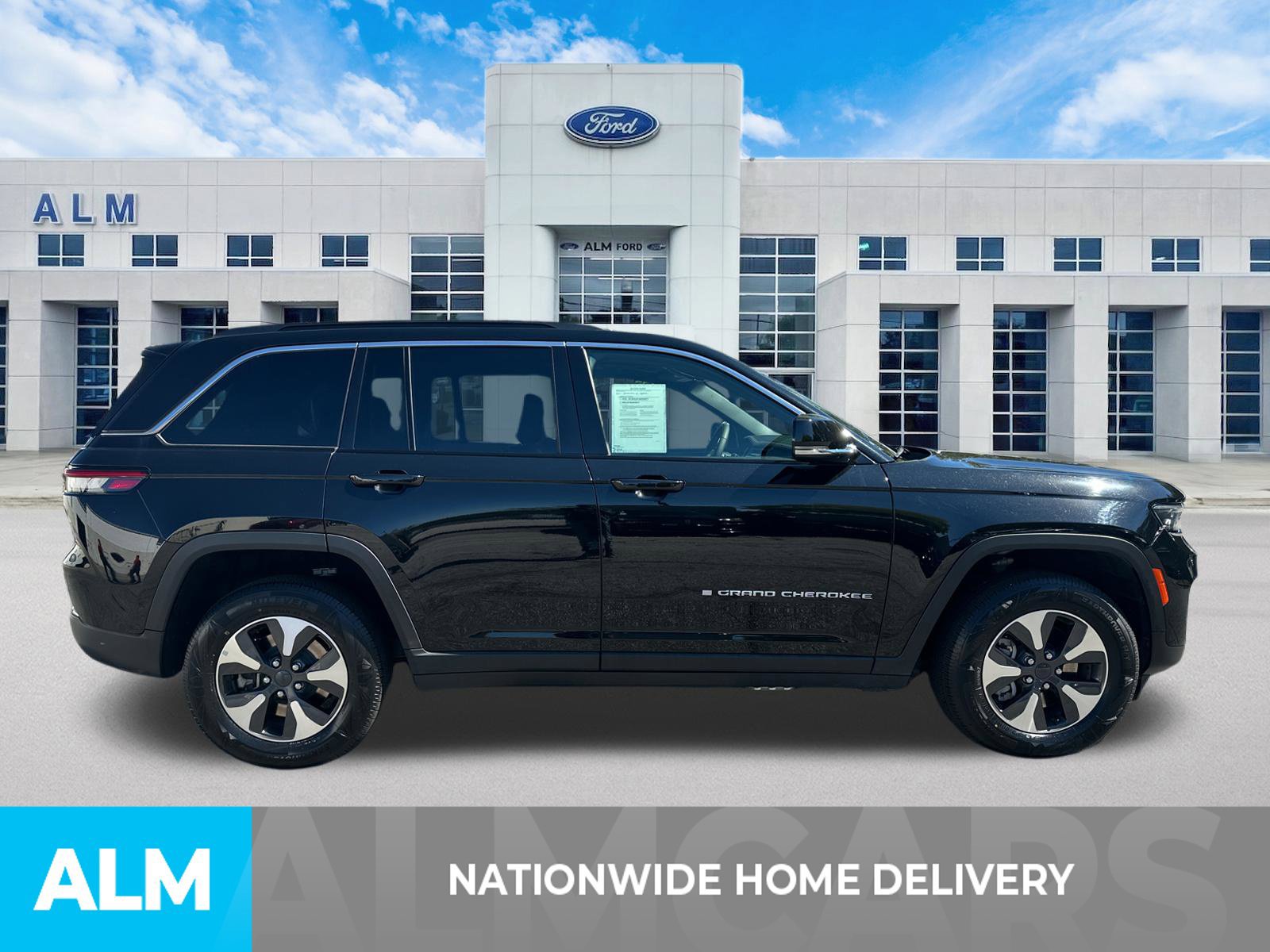 Used 2024 Jeep Grand Cherokee Limited 4xe AWD/4WD image 4