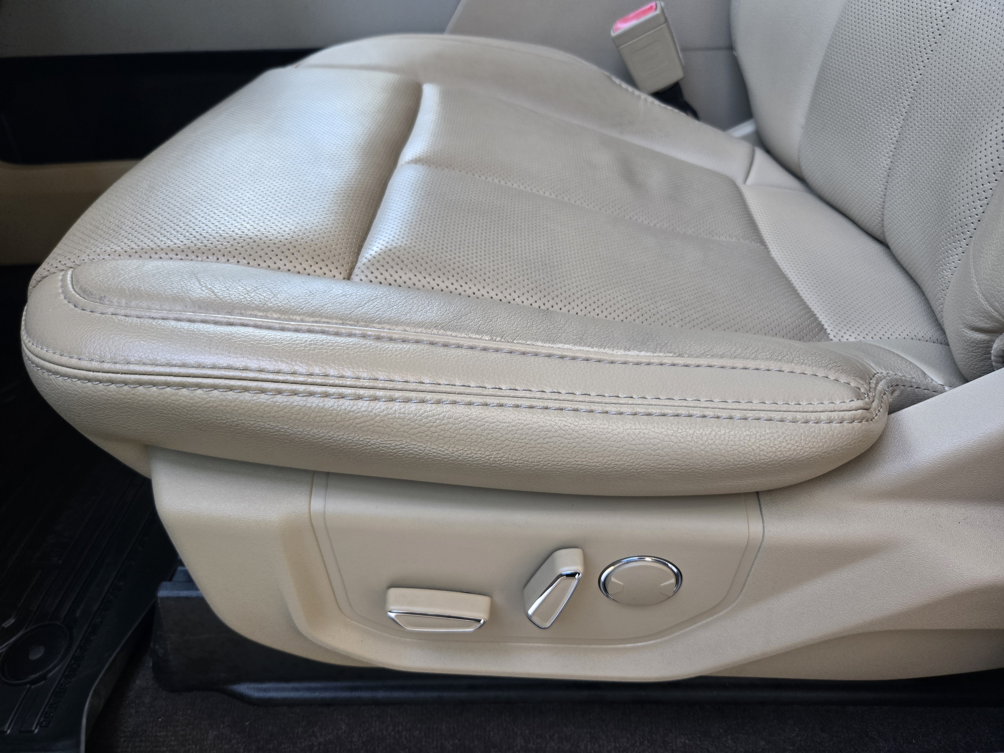 Certified 2018 Ford F150 Lariat w/ Equipment Group 502A Luxury RWD image 19