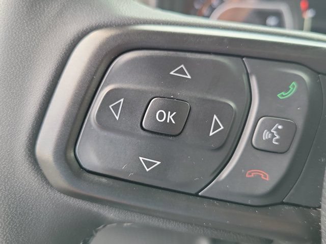 Used 2025 Jeep Gladiator Mojave AWD/4WD image 19